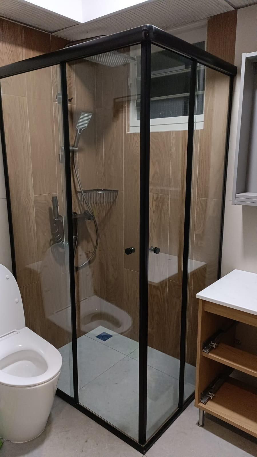 Corner Shower Screen 2025 HDB