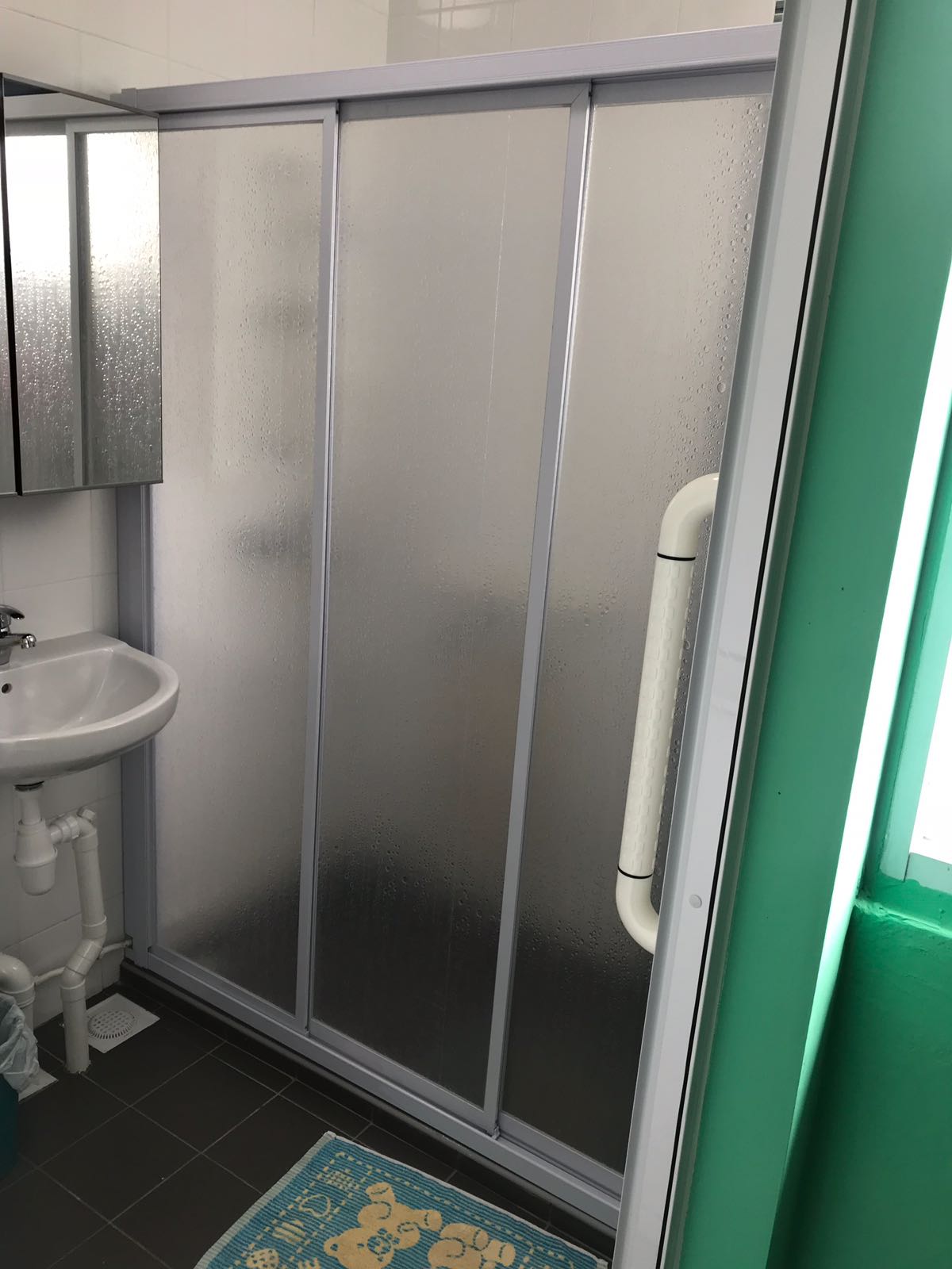 04ea0b88 D619 4700 990e B498fd3249db